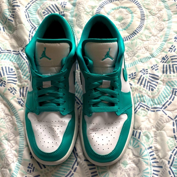 💚💚💚 WOMENS NEW EMERALD JORDAN LOWS 💚💚💚 - Picture 5 of 16